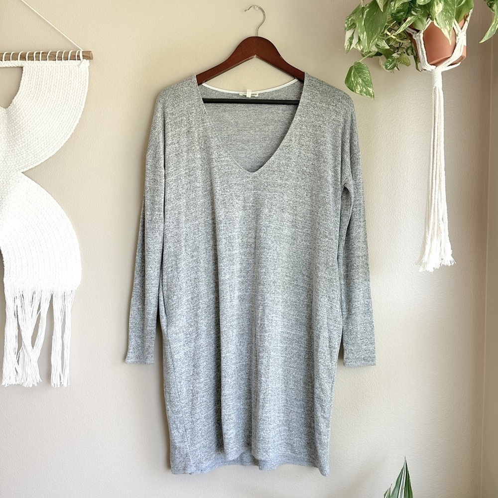 Aritzia Wilfred Free Gray Tunic Sweater